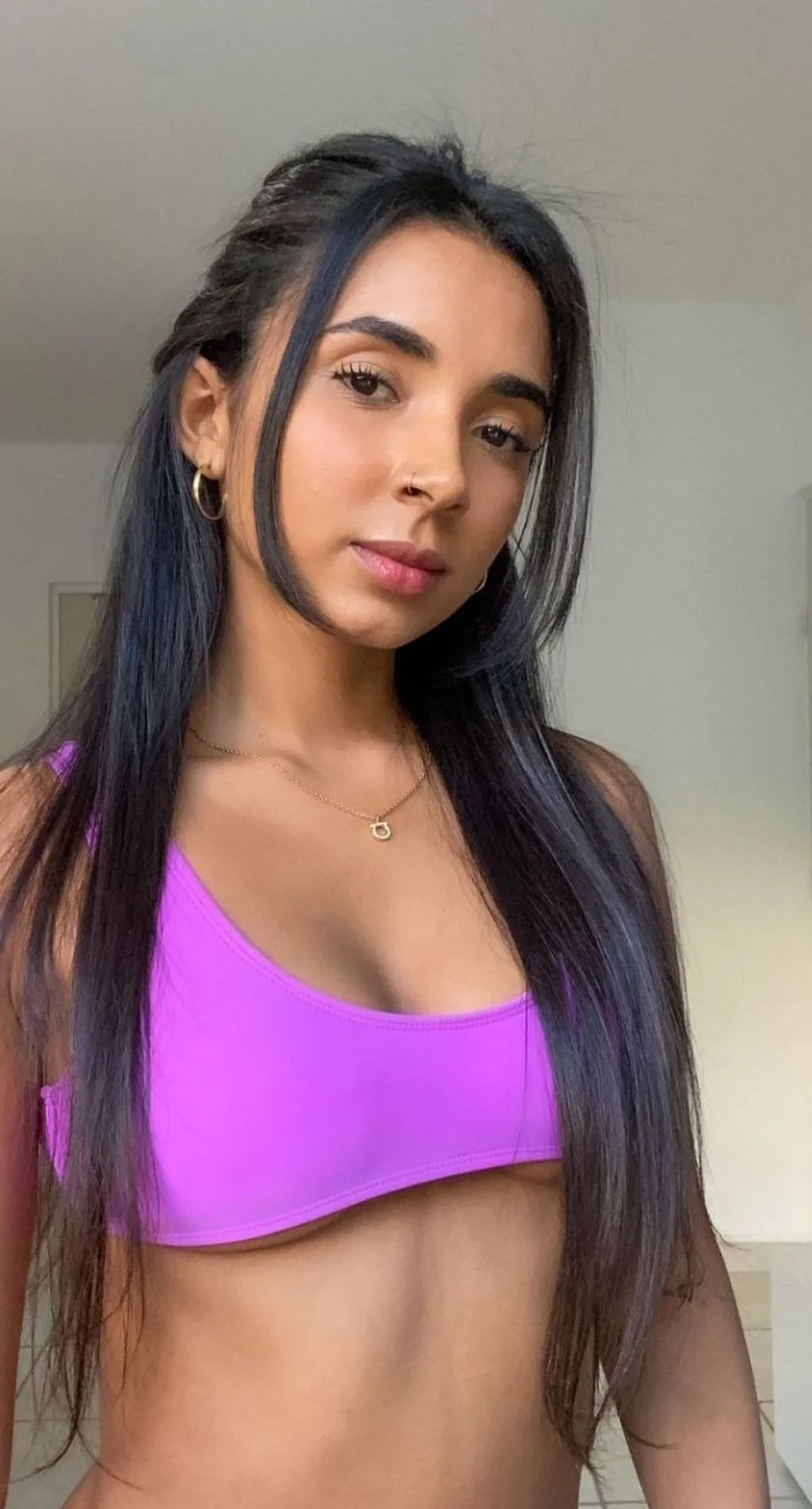Anne, 29