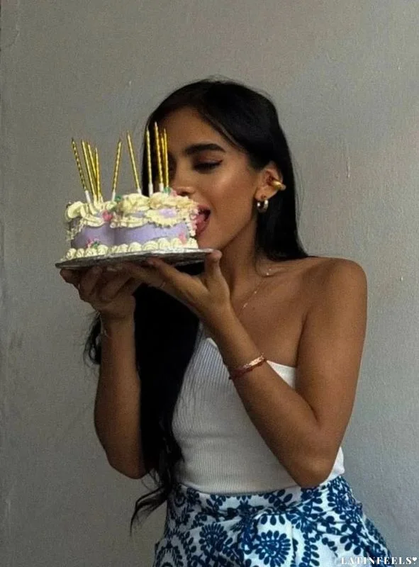 Reyna Maria Fernanda, 26